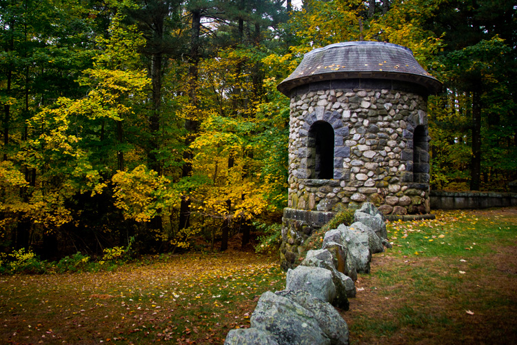 OBSERVATION TOWER
(Searles Castle - Windham, NH - 10/15/2014)